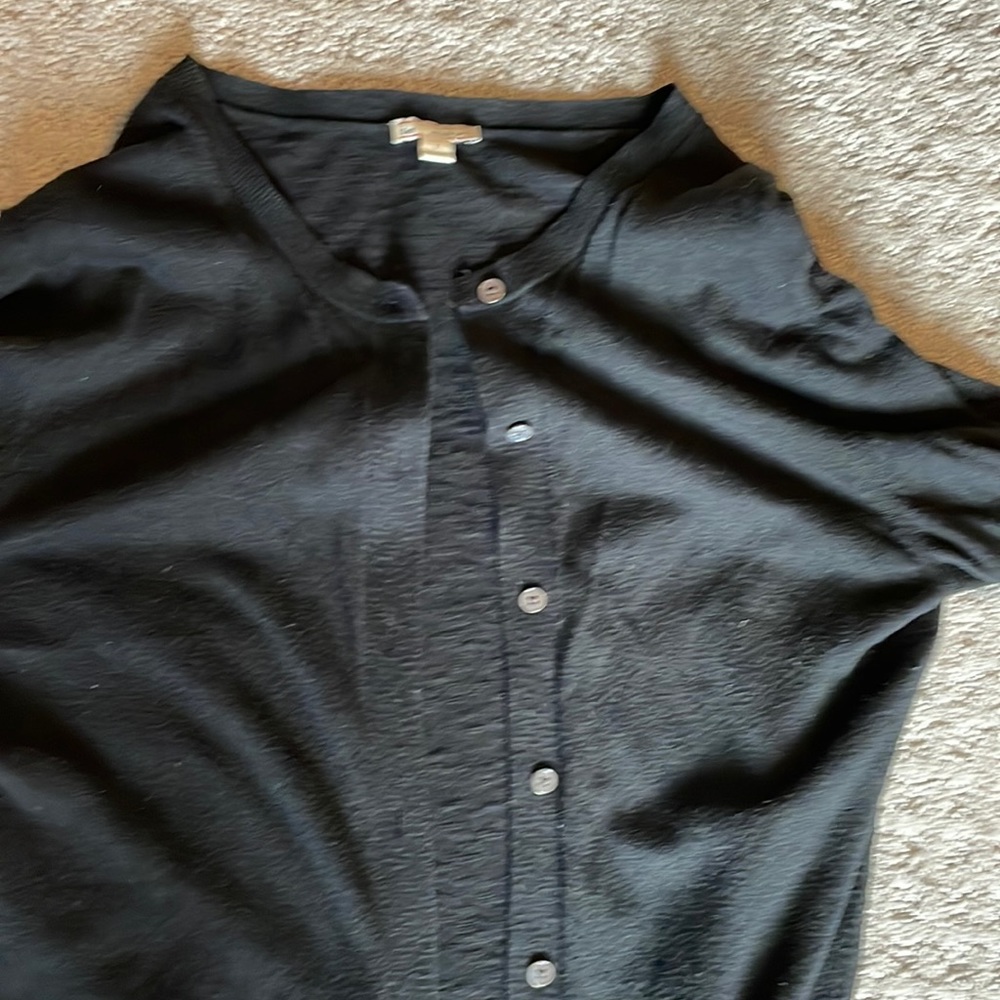 Size large gap, black sweater